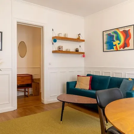 Delightful & Organically-styled 2bd Flatbercy *